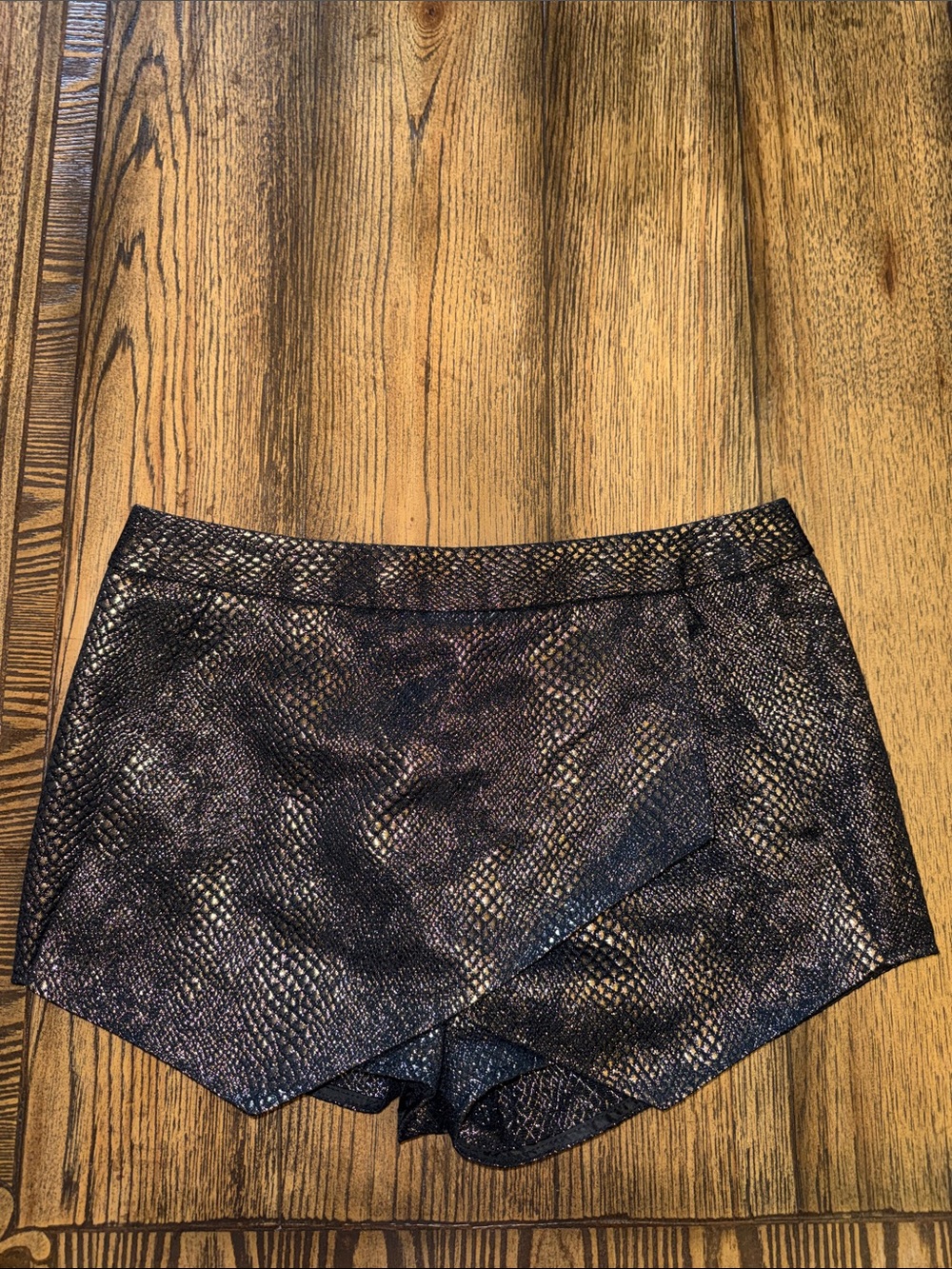 Express Metallic Snake-Print Skort in Black and Silver